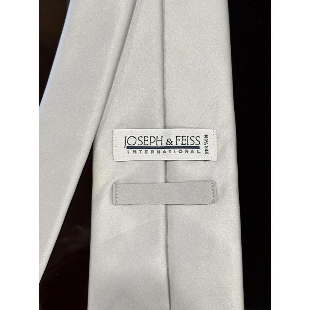 Joseph‎ & Feiss International Men's Tie in Light Silver